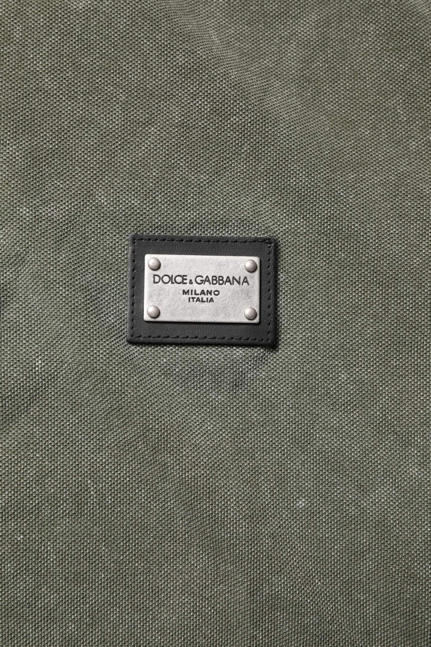 Polo en coton vert armée avec plaque de logo Dolce & Gabbana - T-shirt