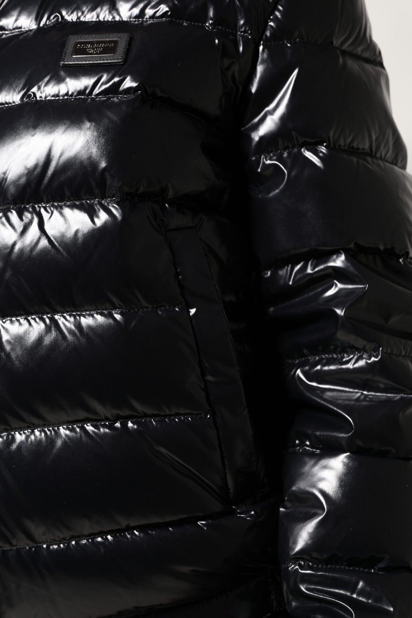 Dolce & Gabbana zwarte pufferjas met logo-plaatje en ritssluiting