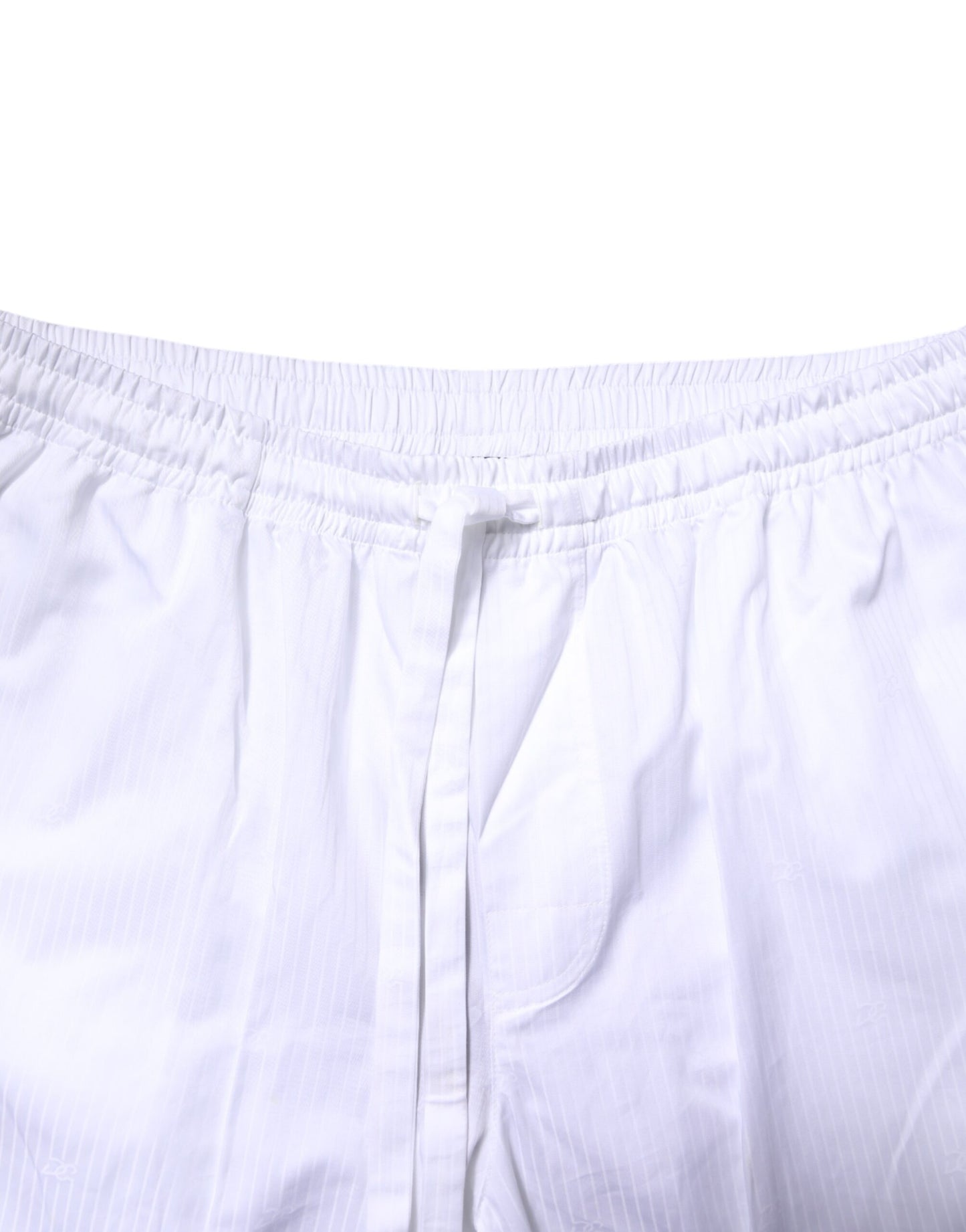 Dolce & Gabbana pyjamaset van wit katoen, bestaande uit overhemd en broek.