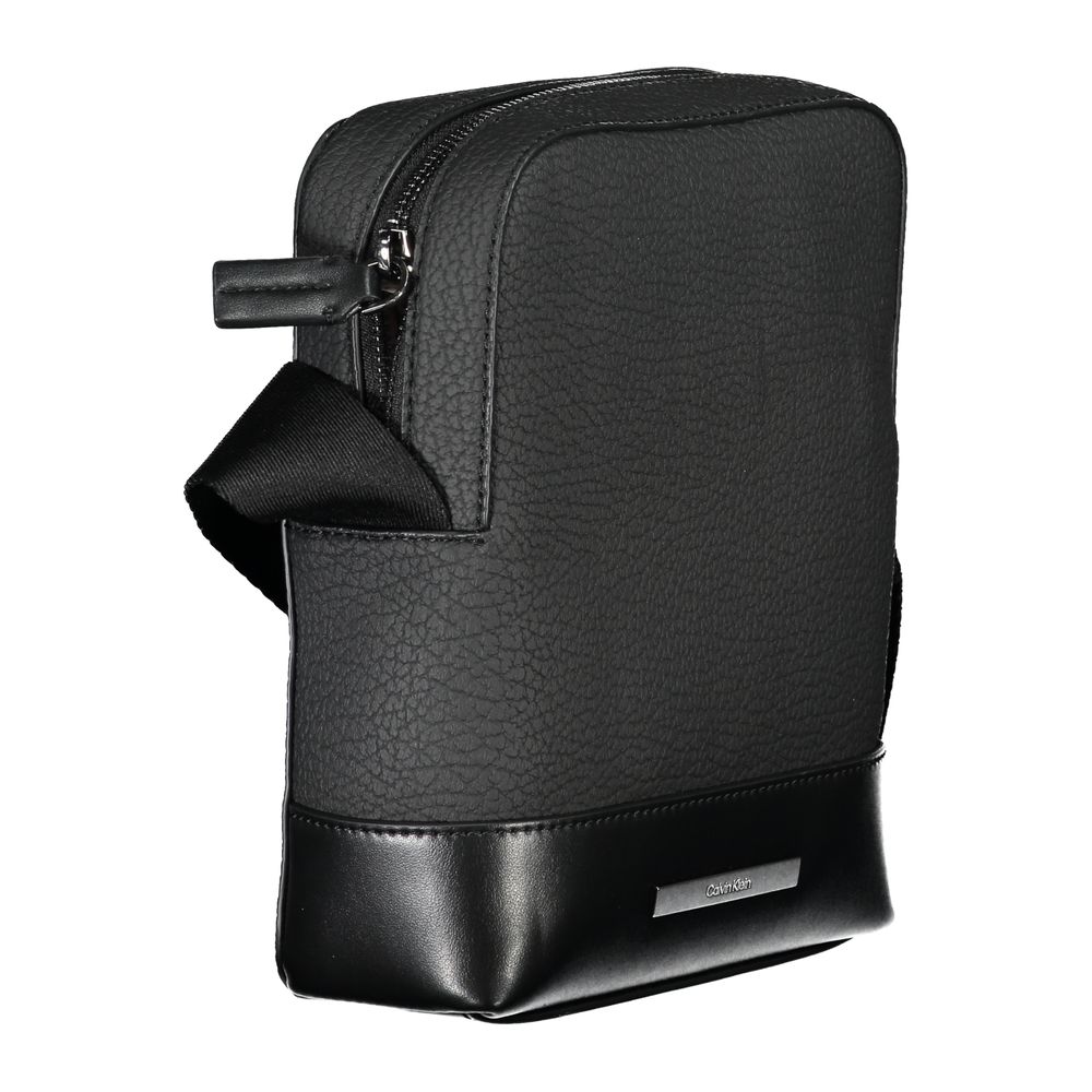 Calvin Klein Strakke Zwarte Schoudertas met Contrasterende Details