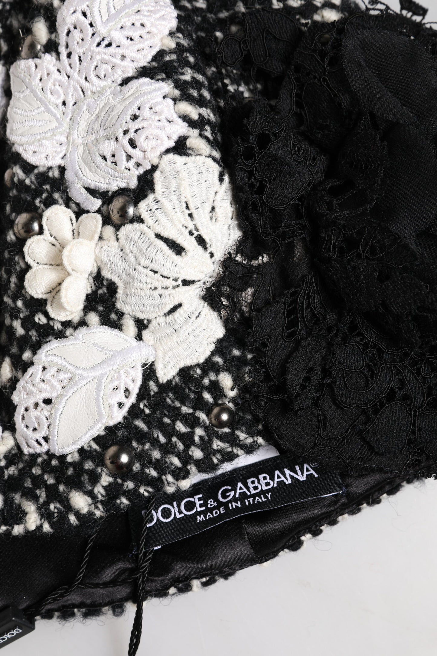 Dolce & Gabbana zwarte wollen witte bloemen versierde cloche hoed