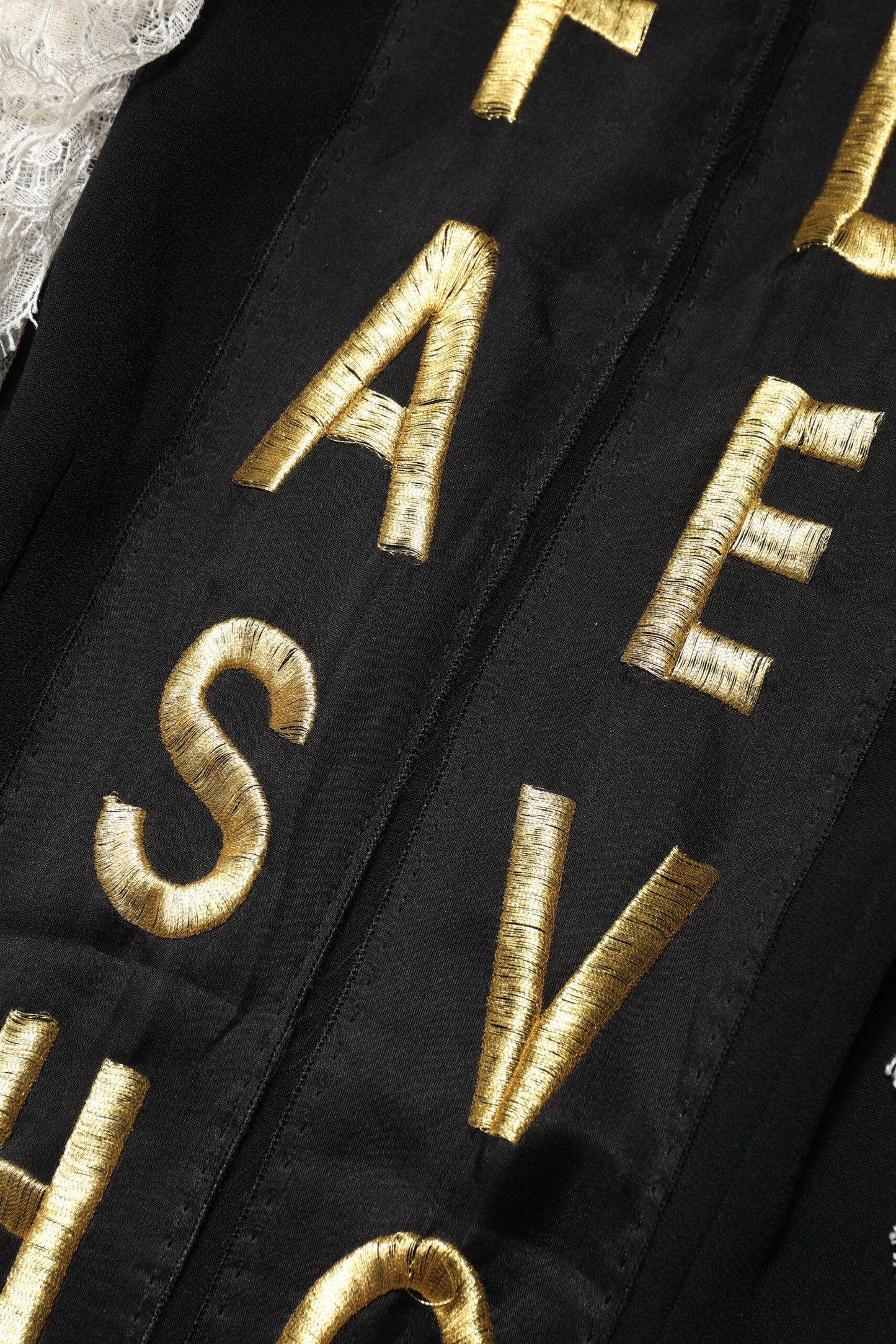 Dolce & Gabbana zwarte, versierde mini-jurk uit de Fashion Devotion-collectie