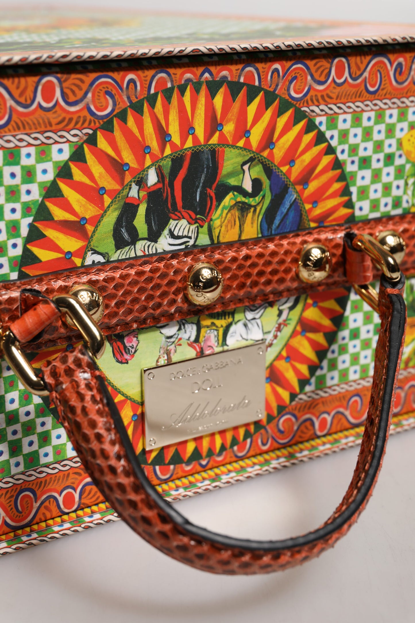 Poupées Dolce & Gabbana en céramique, porcelaine, cuir et robe noire