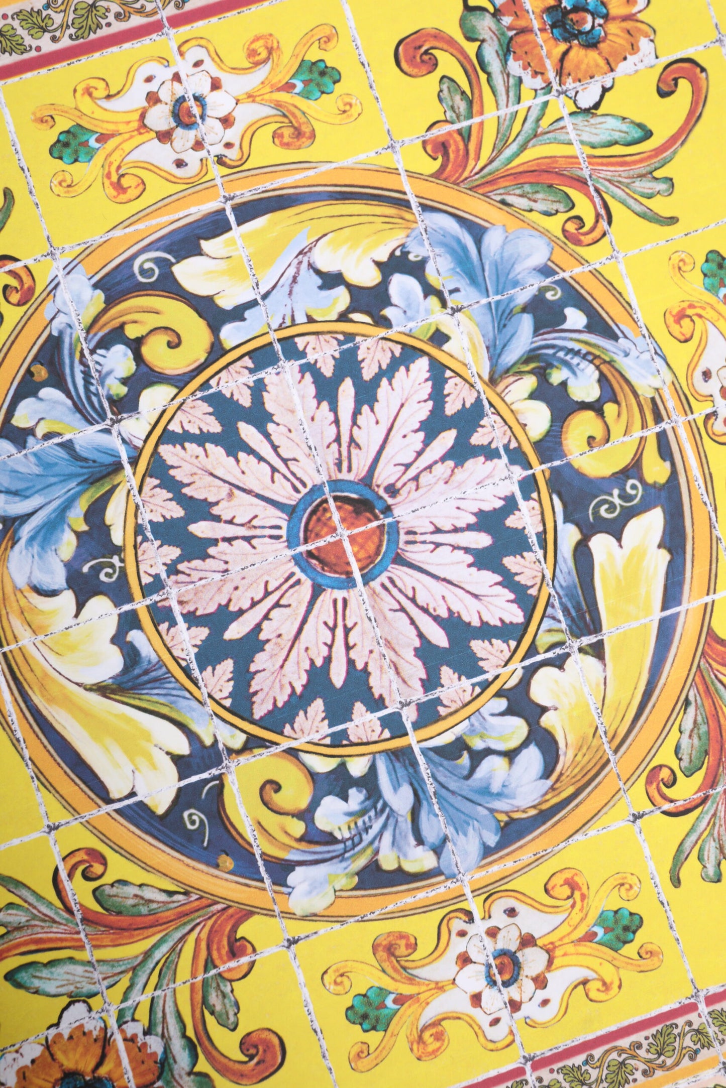 Poupées Dolce & Gabbana en céramique, porcelaine, cuir et robe noire