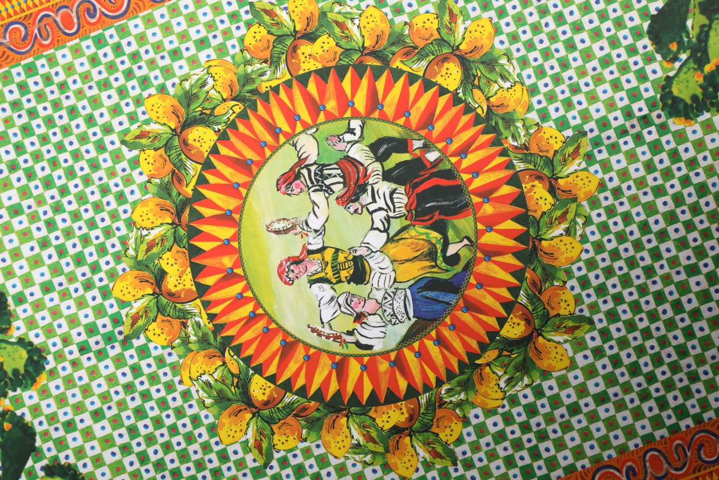 Poupées Dolce & Gabbana en céramique, porcelaine, cuir et robe noire