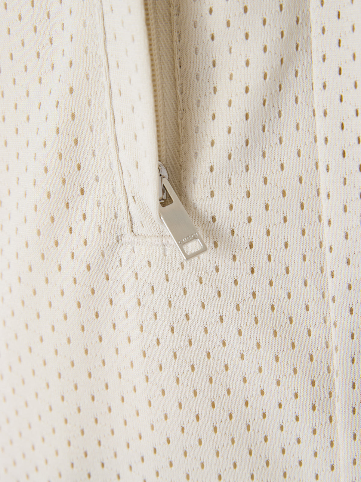 Shorts en polyester crème avec logo Gucci