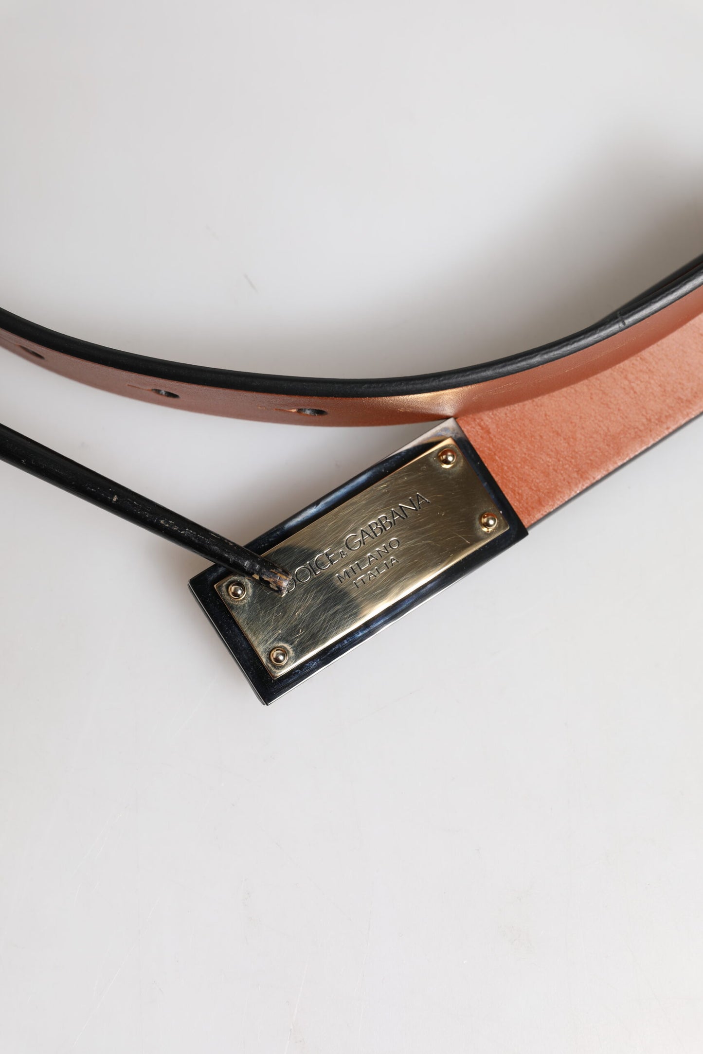 Dolce & Gabbana Bruine Leren Riem met Rechthoekige Gesp en Goudkleurige Gesp