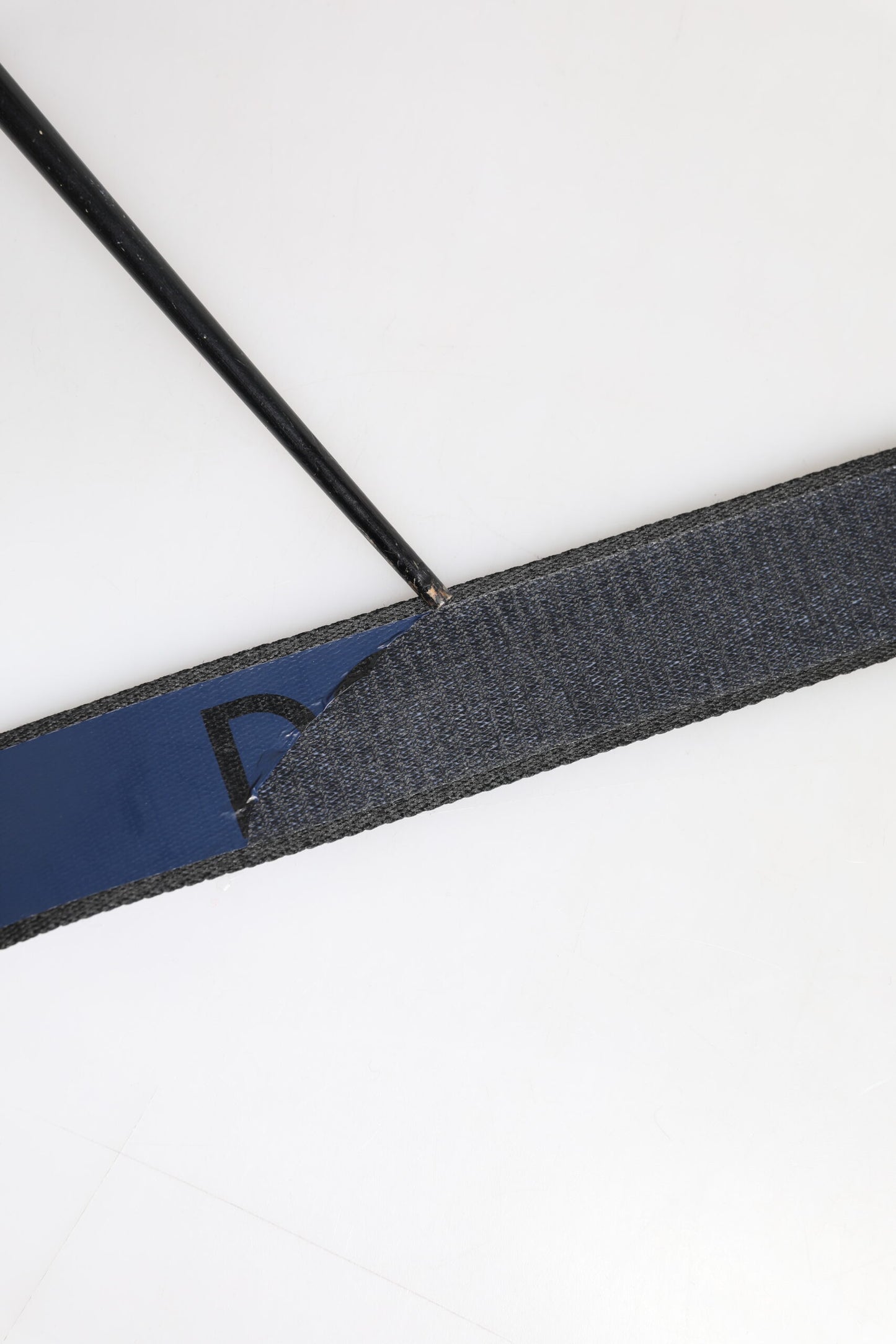 Ceinture Dolce & Gabbana noire et bleue avec boucle en métal argenté et logo DG