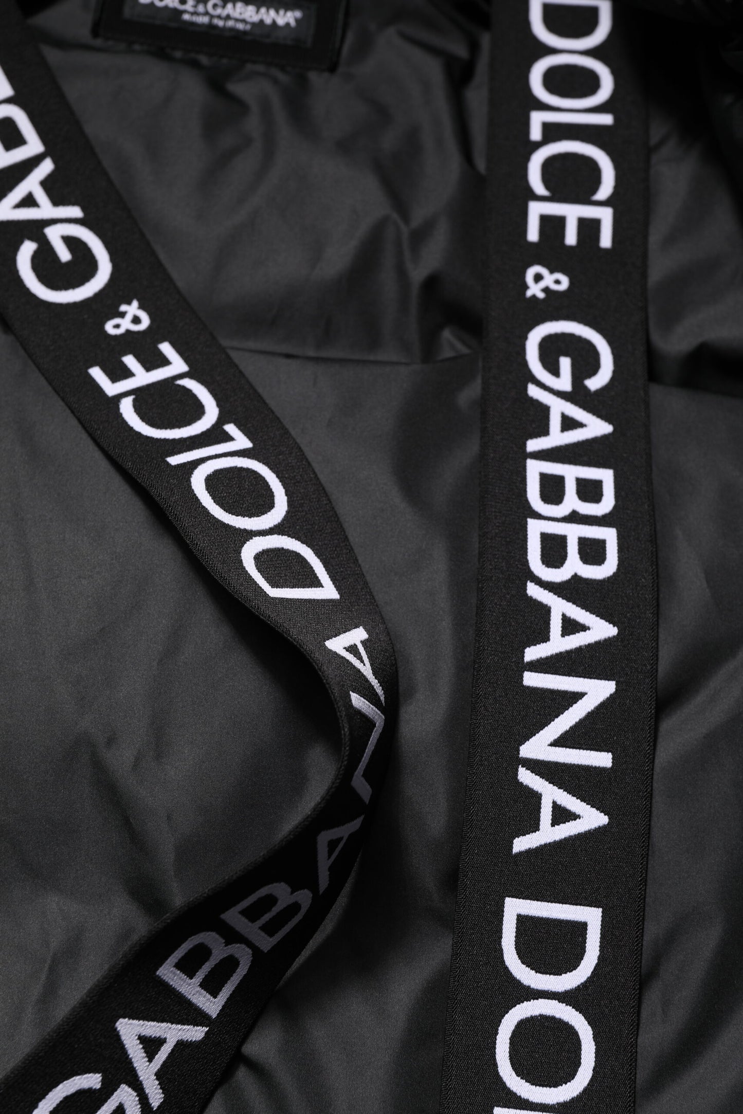 Dolce & Gabbana Zwarte Logo Kapjack Met Volledige Ritssluiting En Geketelsteend Motief