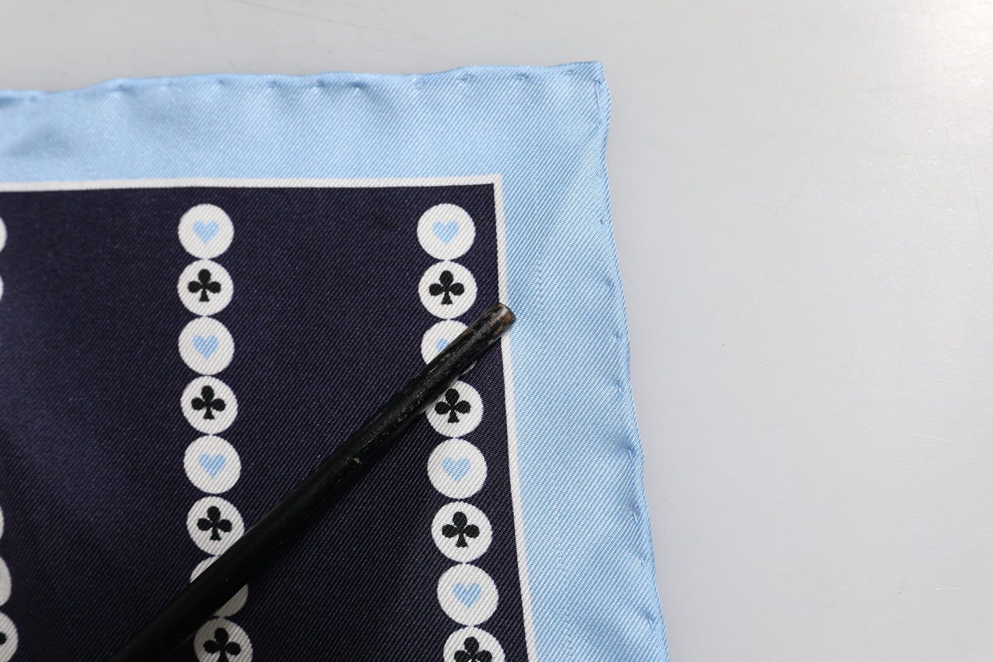 Foulard carré en soie imprimé bleu Dolce & Gabbana pour homme