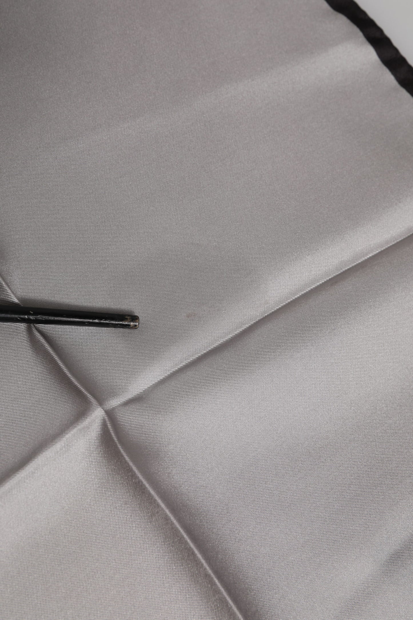 Foulard carré en soie gris DG Crown pour homme Dolce & Gabbana