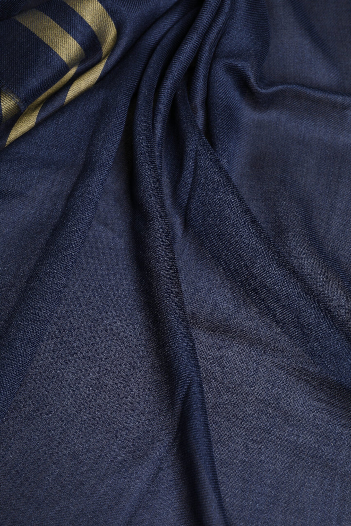 Écharpe châle cache-cou en cachemire bleu Dolce & Gabbana