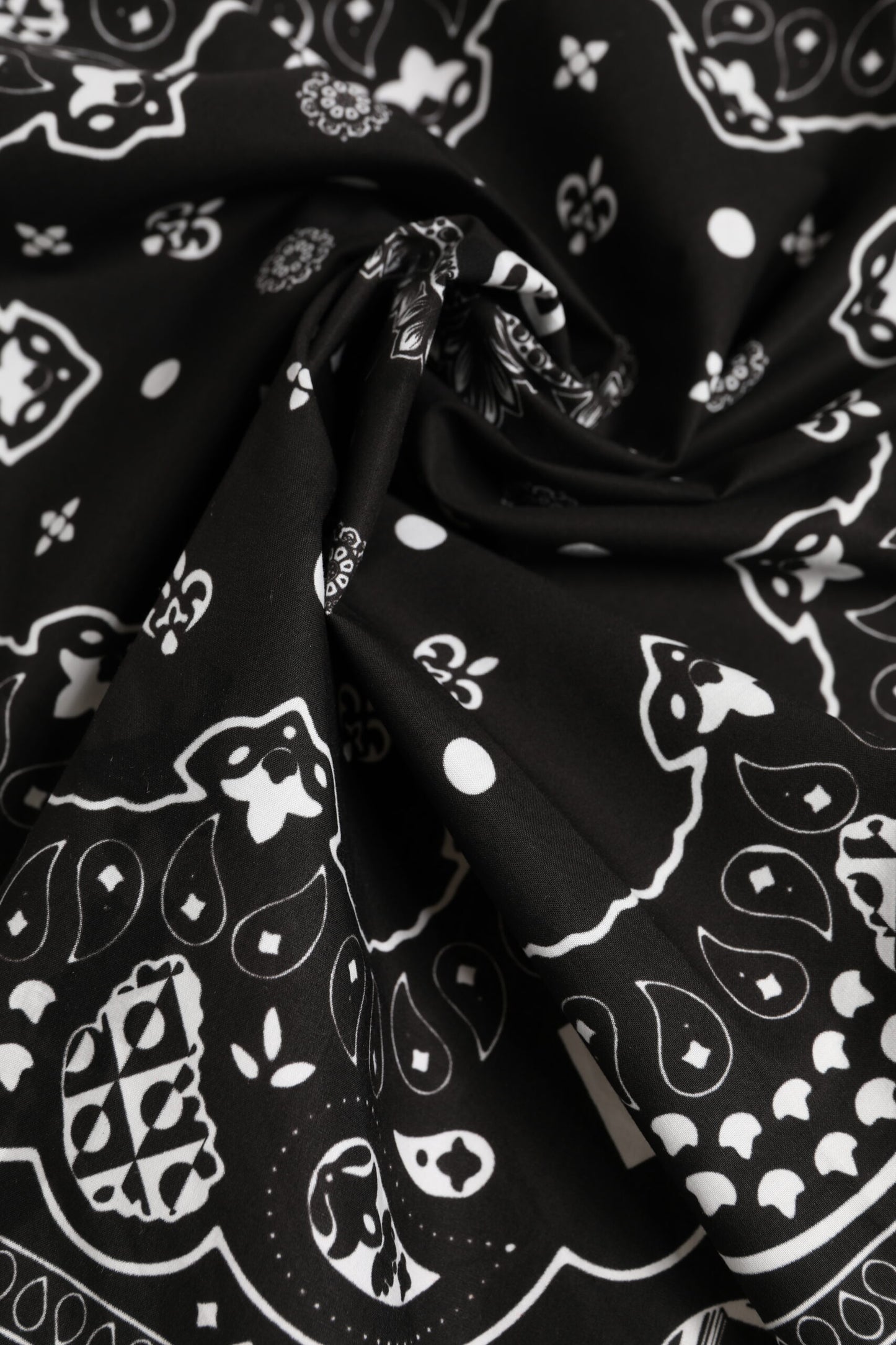 Foulard carré bandana noir et blanc Dolce & Gabbana pour homme