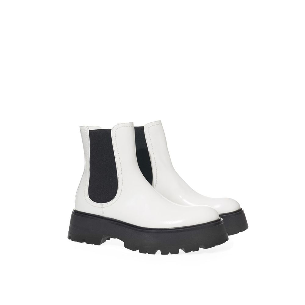 Botte en cuir noir et blanc d'Alexander McQueen