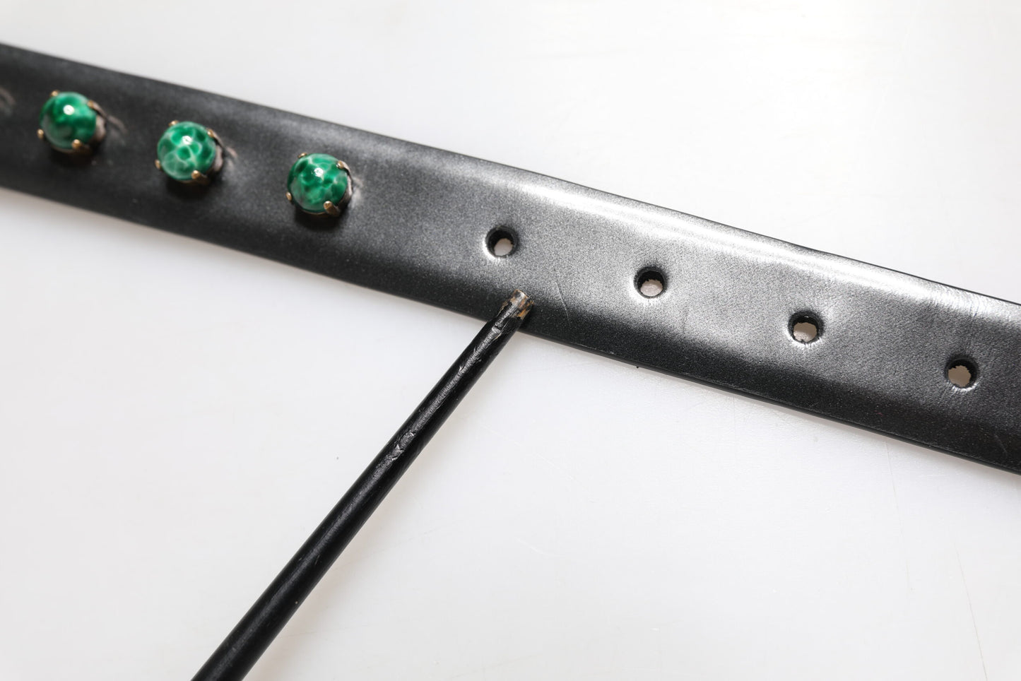 Ceinture Dolce & Gabbana en cuir noir avec boucle argentée cloutée