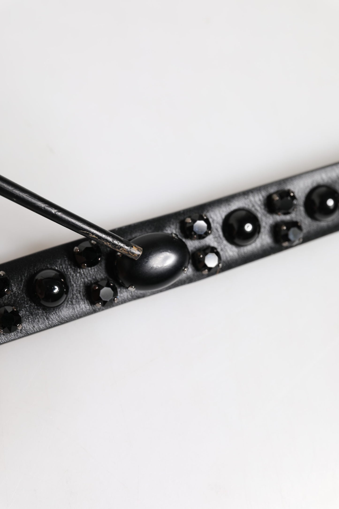 Dolce & Gabbana zwarte leren riem met metalen logo-gesp en studs