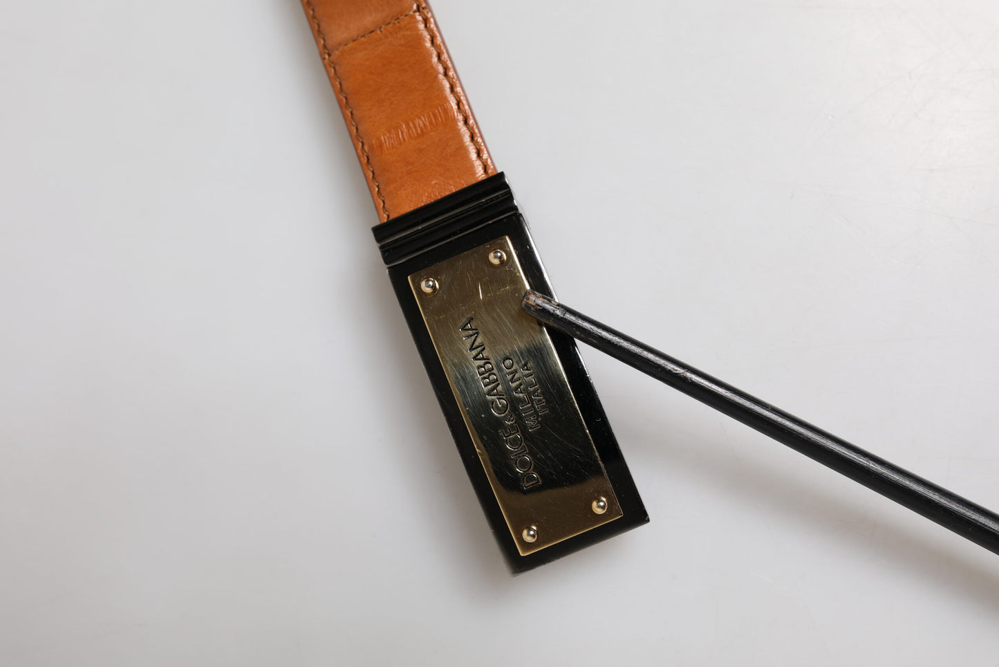 Ceinture Dolce & Gabbana en cuir marron avec boucle dorée et logo DG