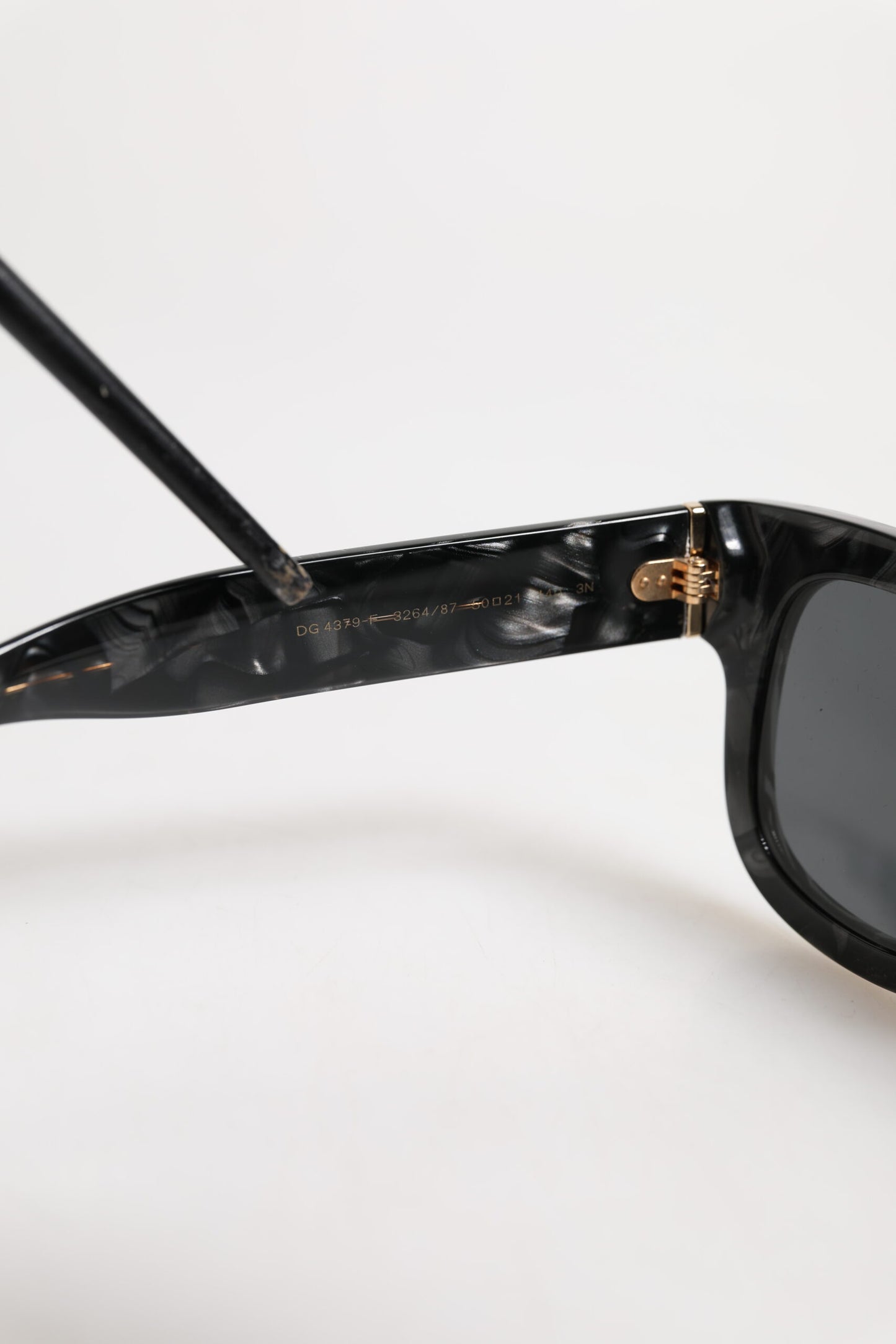 Dolce & Gabbana Pearl White Acetate Frame Domenico Deep Shades Zonnebril