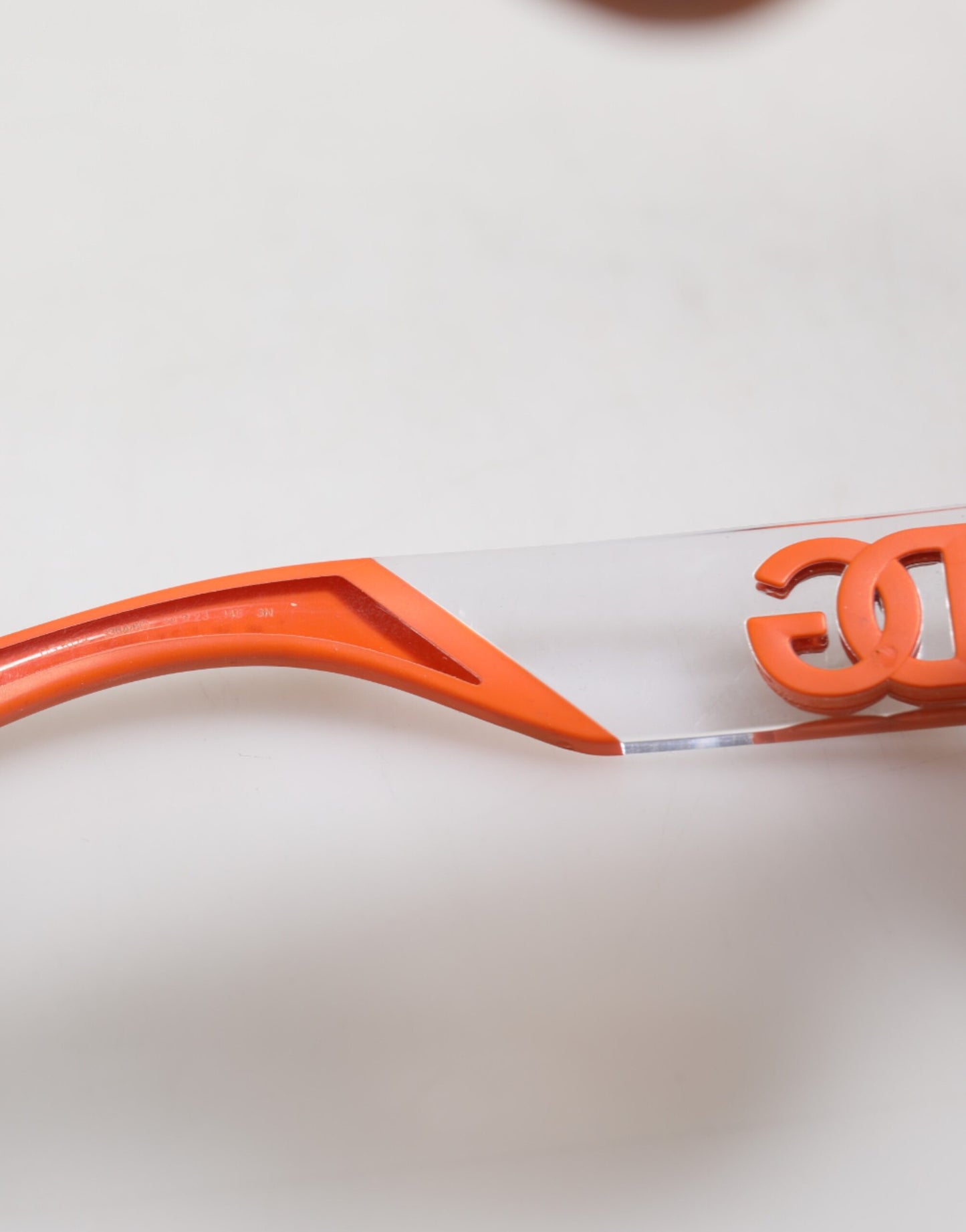 Dolce & Gabbana Orange Reborn To Live Oval Frame Logo Eyewear Zonnebril