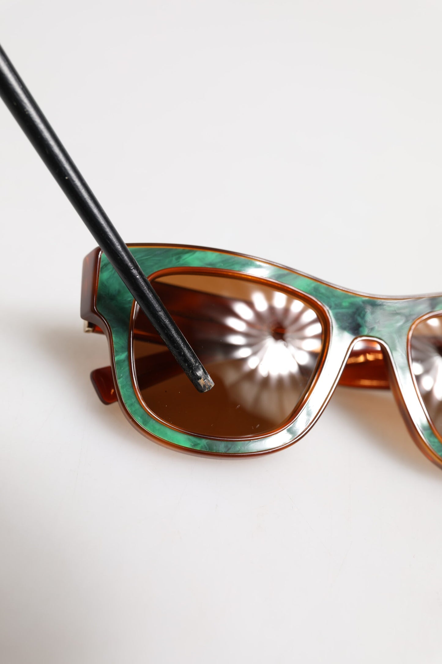 Dolce & Gabbana Groen Bruin Gemarmerd Acetaat DG4379-F Eyewear Zonnebril