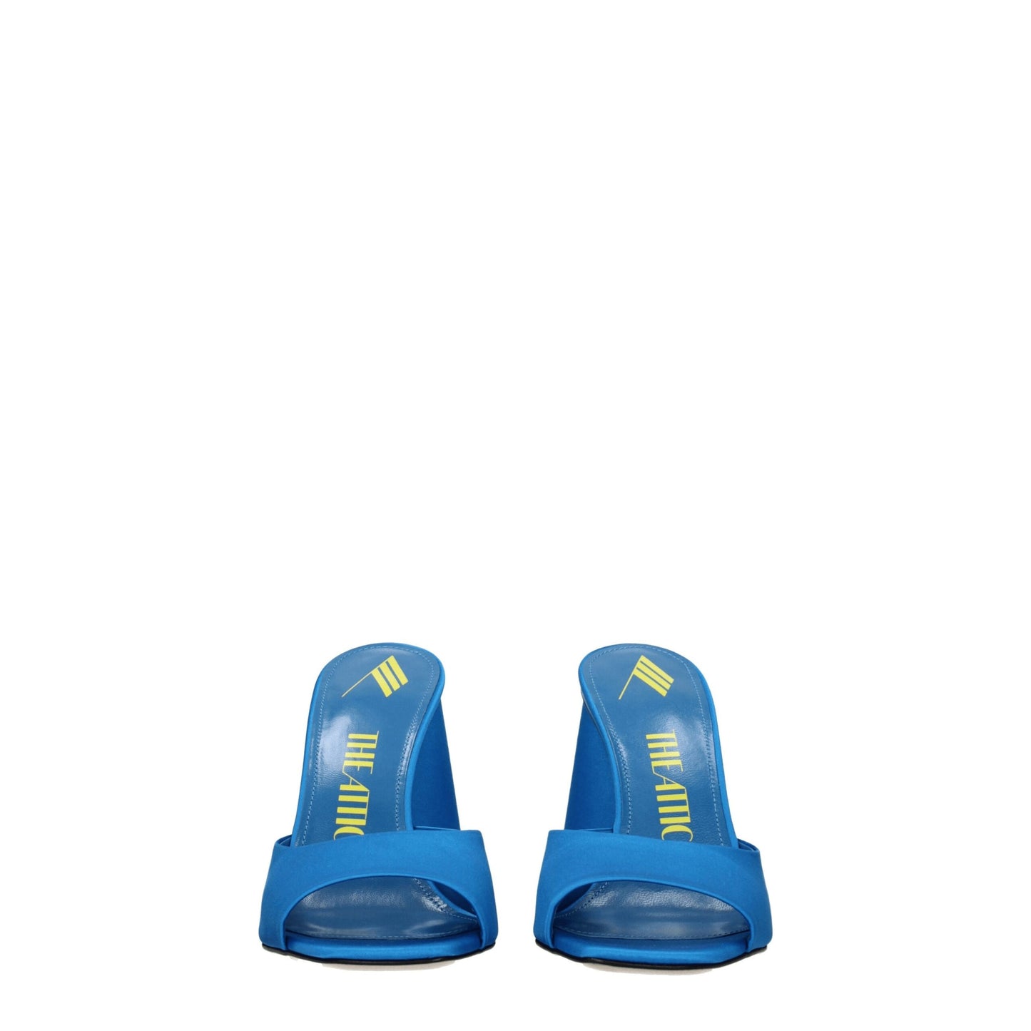 Les plateformes en satin bleu clair de The Attico