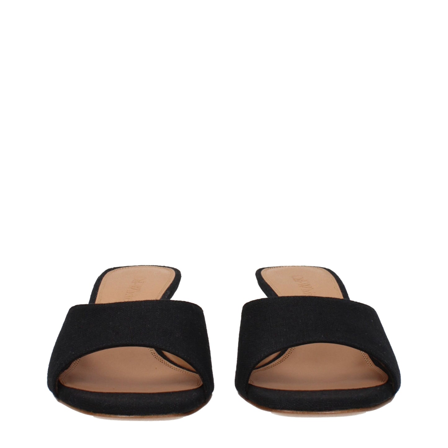 Platte sandalen van linnen in gebroken wit en zwart.