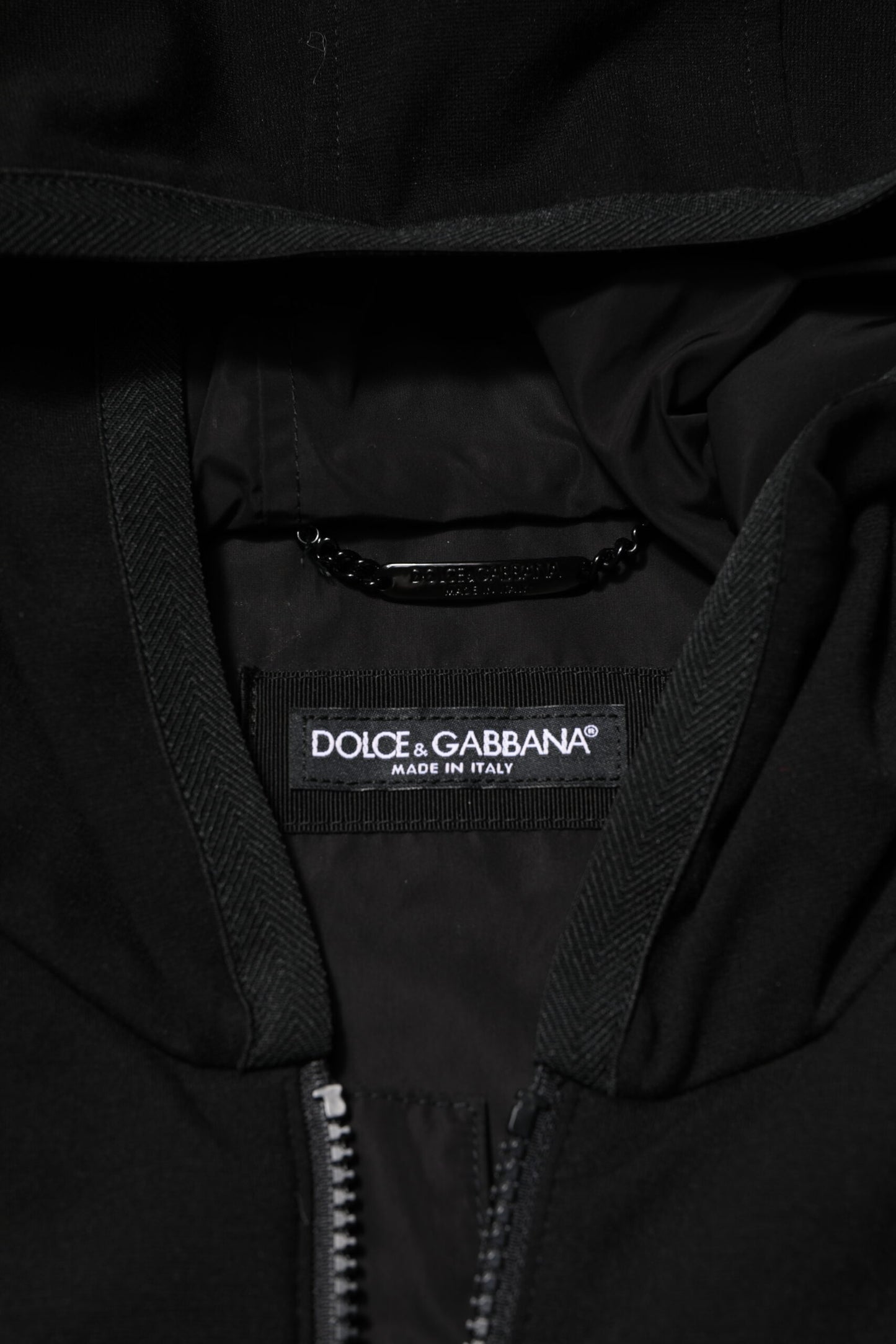 Veste noire sans manches à capuche avec plaque logo de Dolce & Gabbana