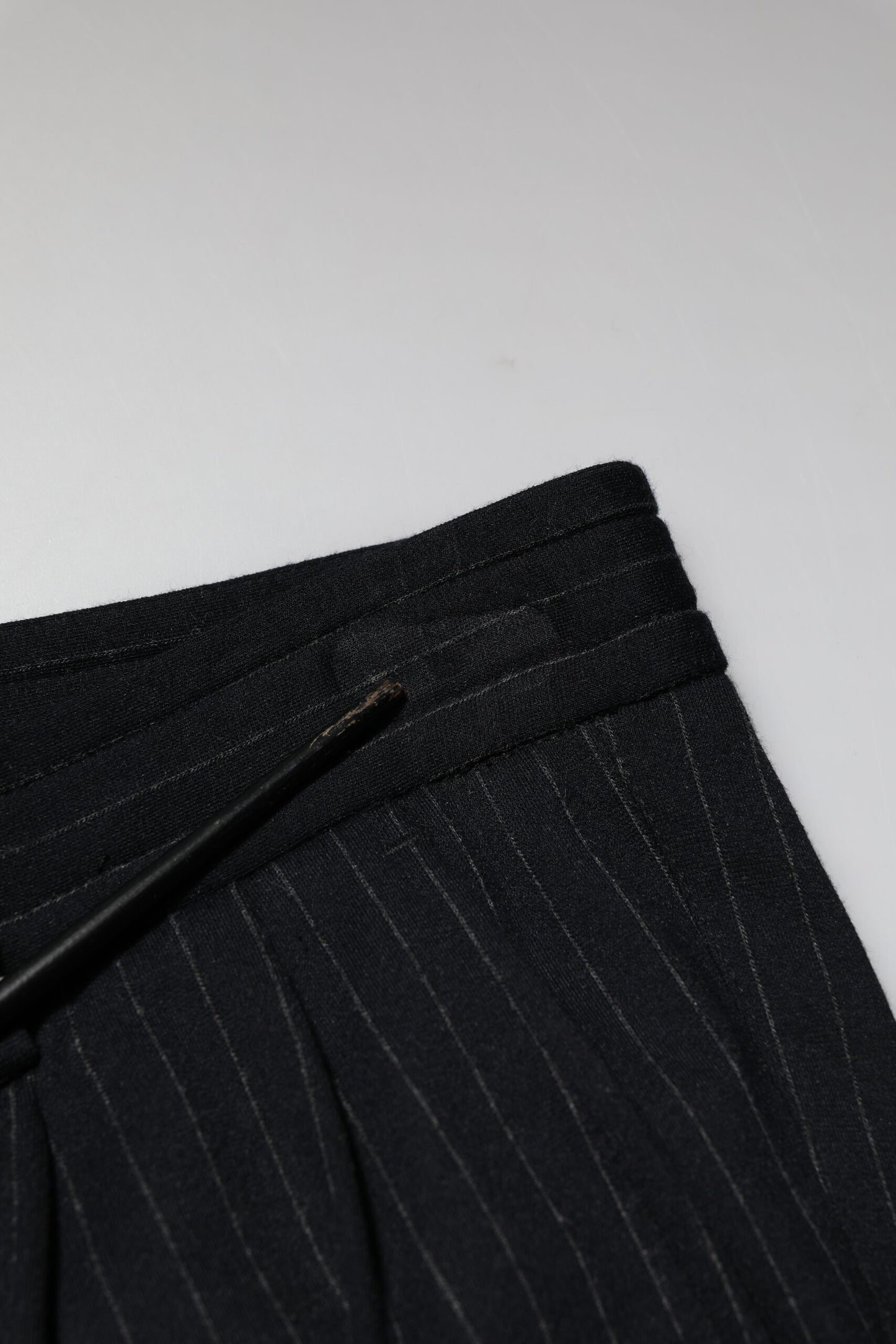 Pantalon homme Dolce & Gabbana, slim, en viscose, rayures noires.