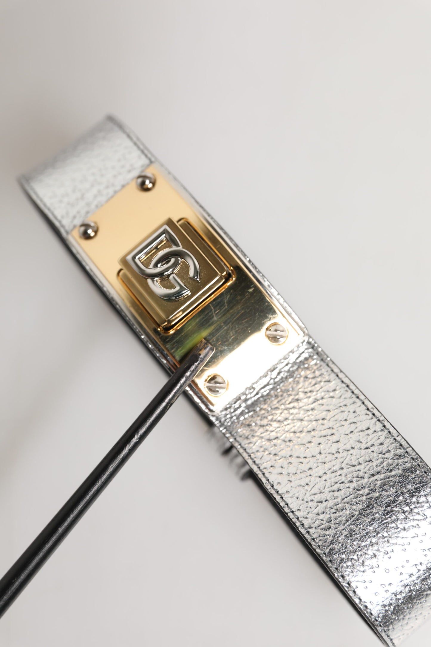 Dolce & Gabbana Zilveren Gestructureerde Leren Gouden Metalen Halsband