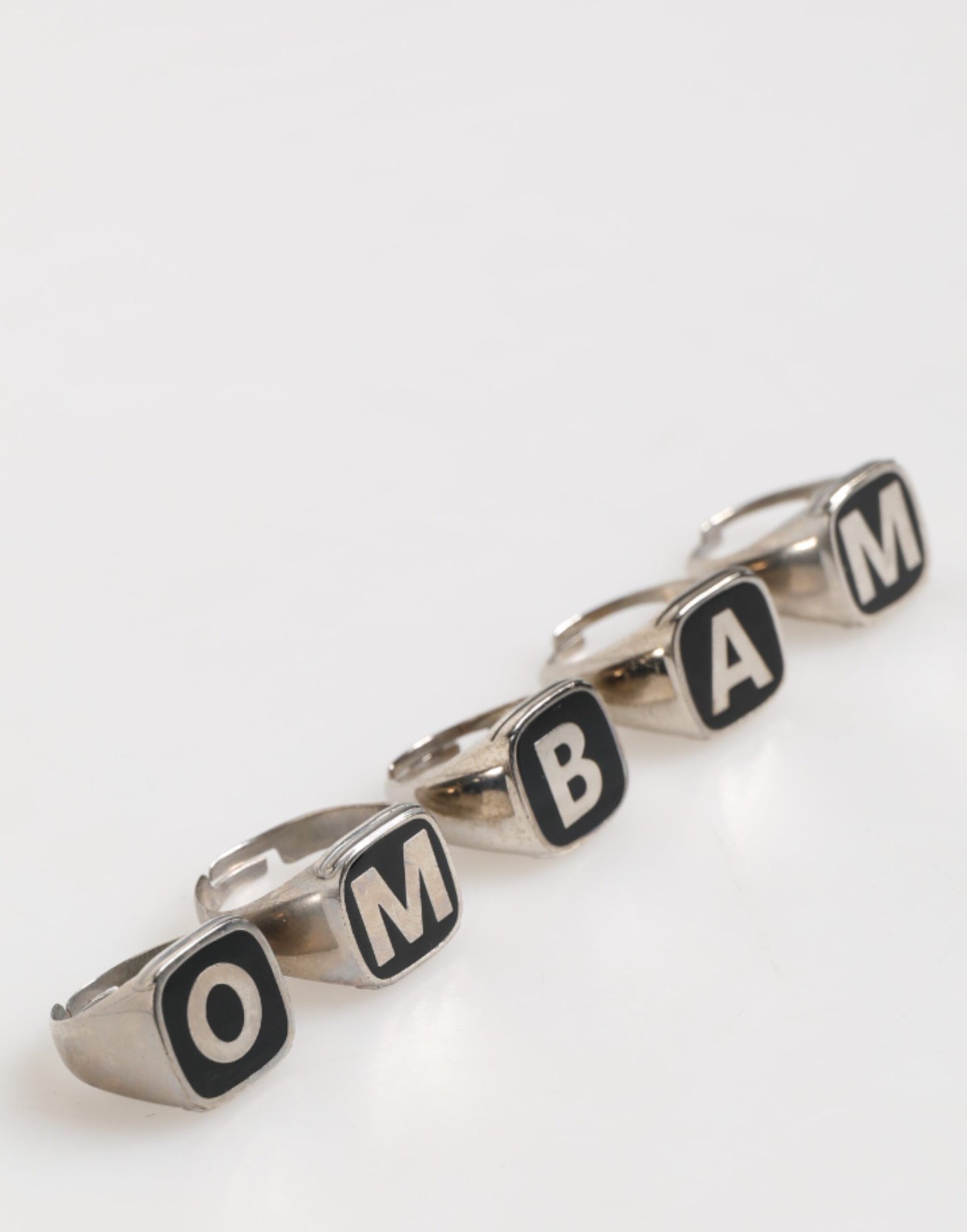 Bague ajustable Dolce & Gabbana en laiton argenté avec lettrage, lot de 5 pièces