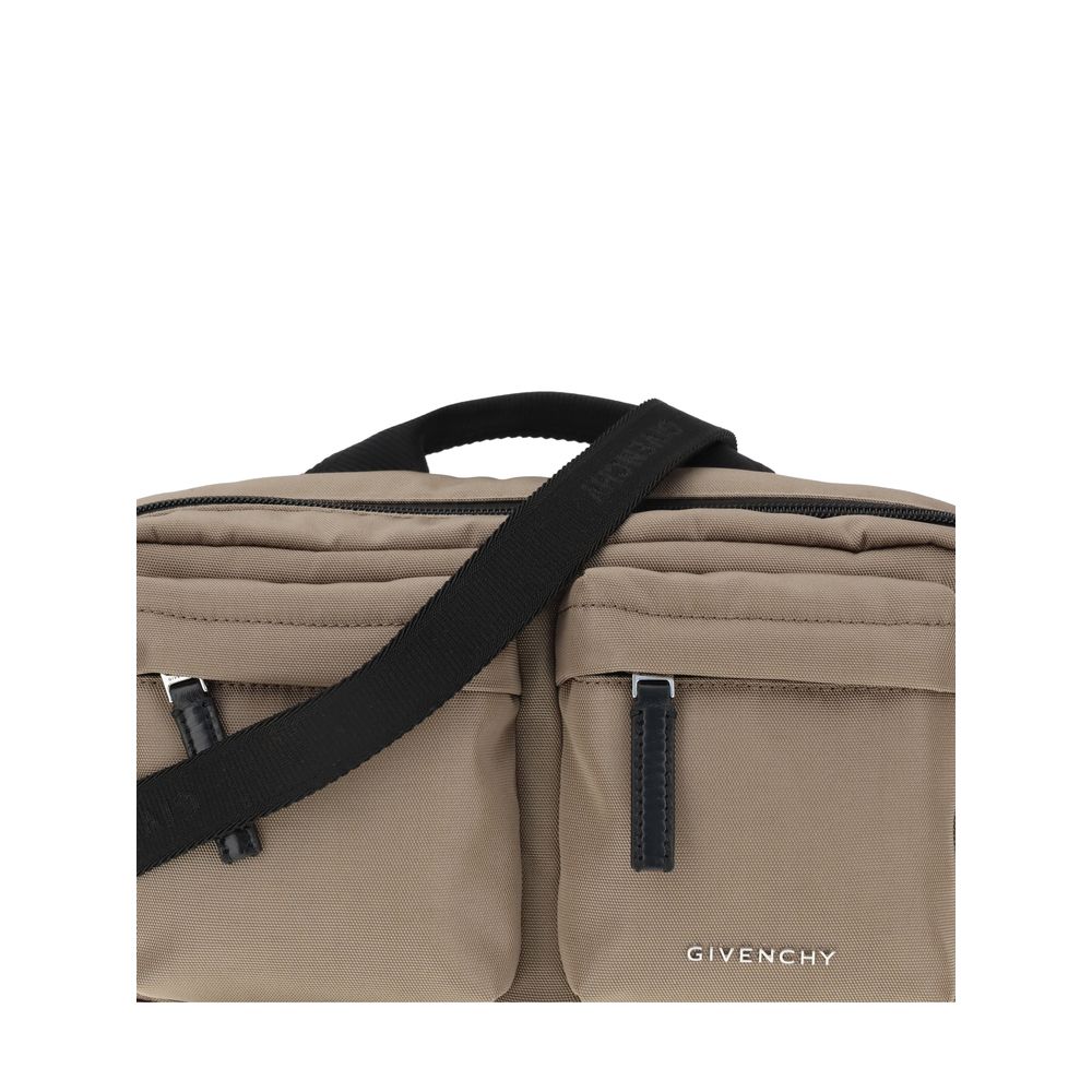 Givenchy Essential U canvas heuptas