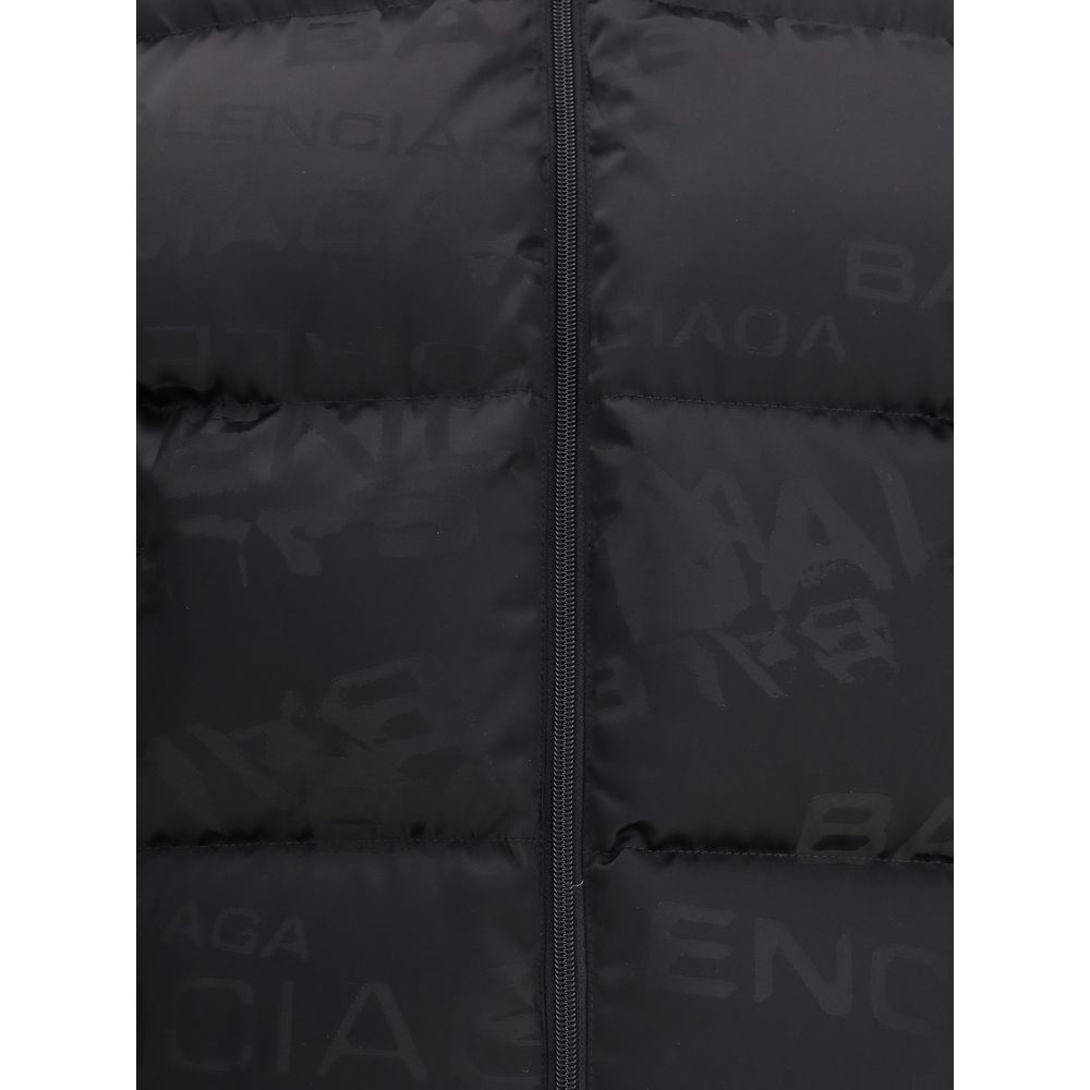 Veste courte et matelassée Balenciaga avec motif logo.