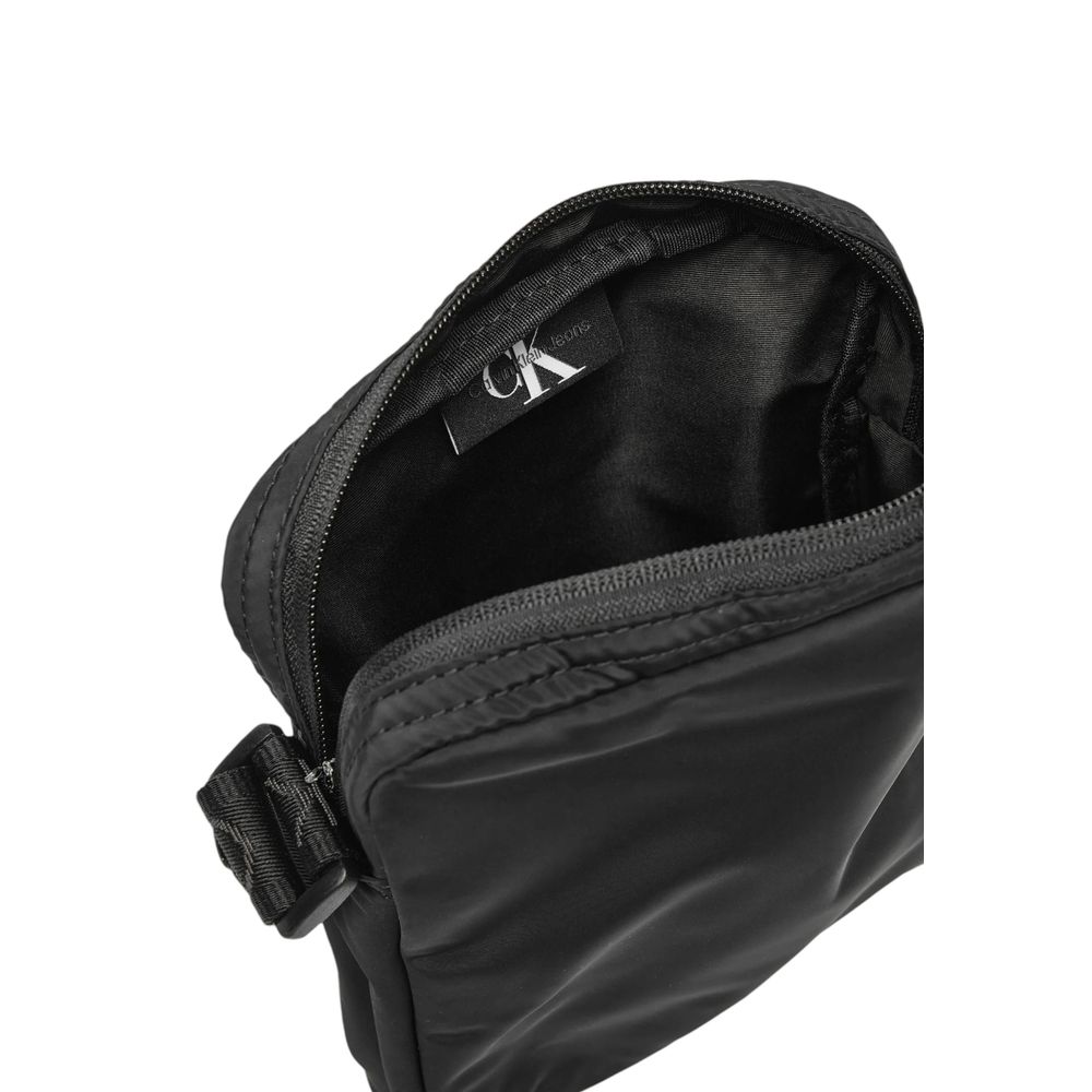 Calvin Klein Zwarte Messenger Tas Gemaakt van Gerecycled Polyester