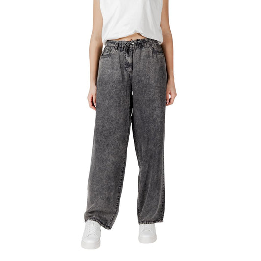 Seul le pantalon en Lyocell noir