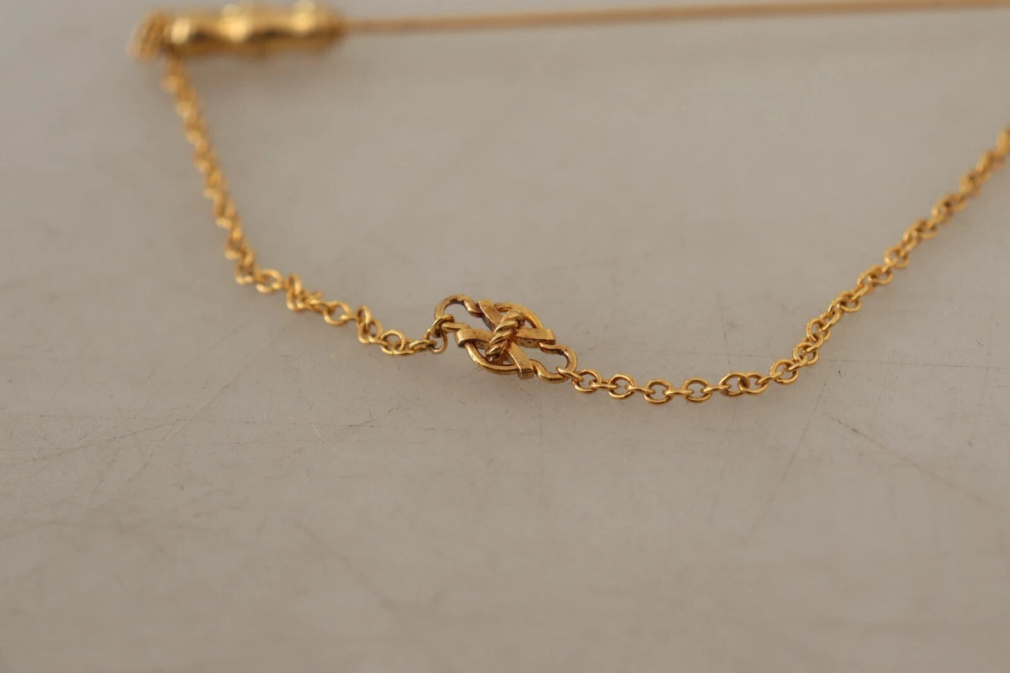 Dolce & Gabbana Broche van 925 sterling zilver met gouden details en kristallen ketting.