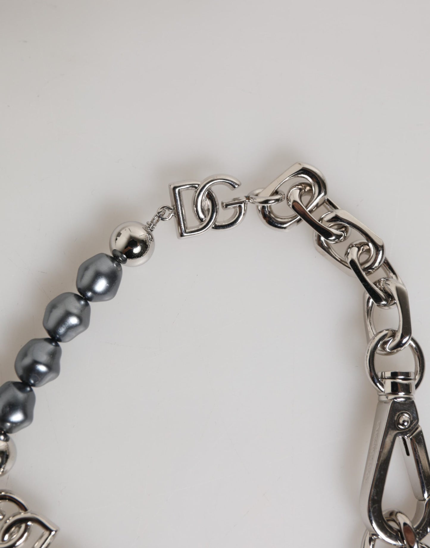 Dolce & Gabbana Zilveren Ketting Karabijnsluiting Logo Grijze Parels Armband