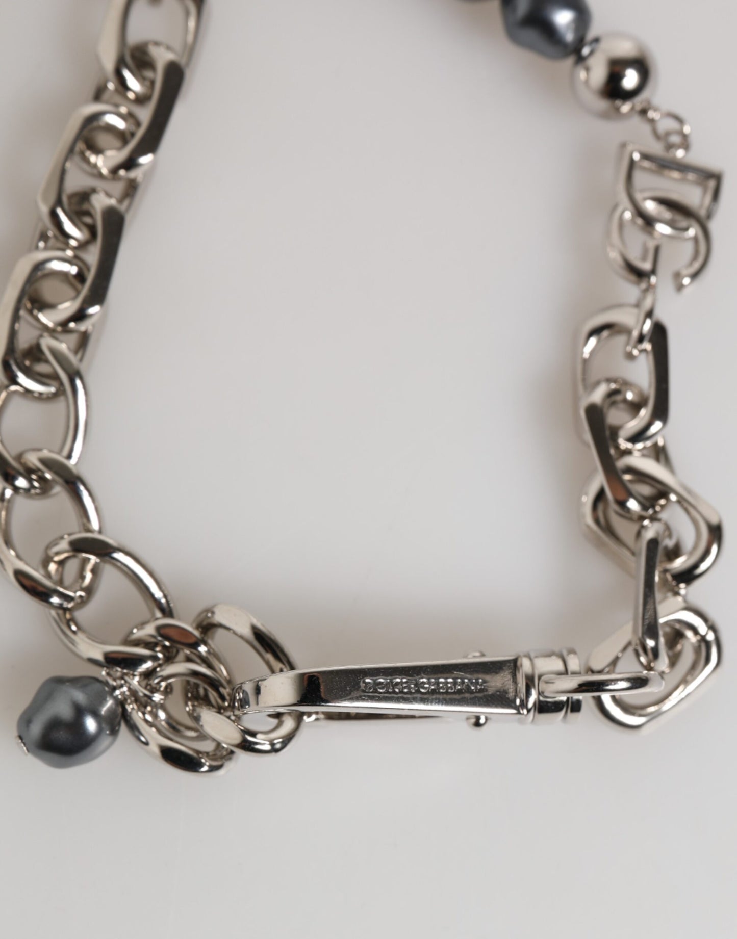 Dolce & Gabbana Zilveren Ketting Karabijnsluiting Logo Grijze Parels Armband