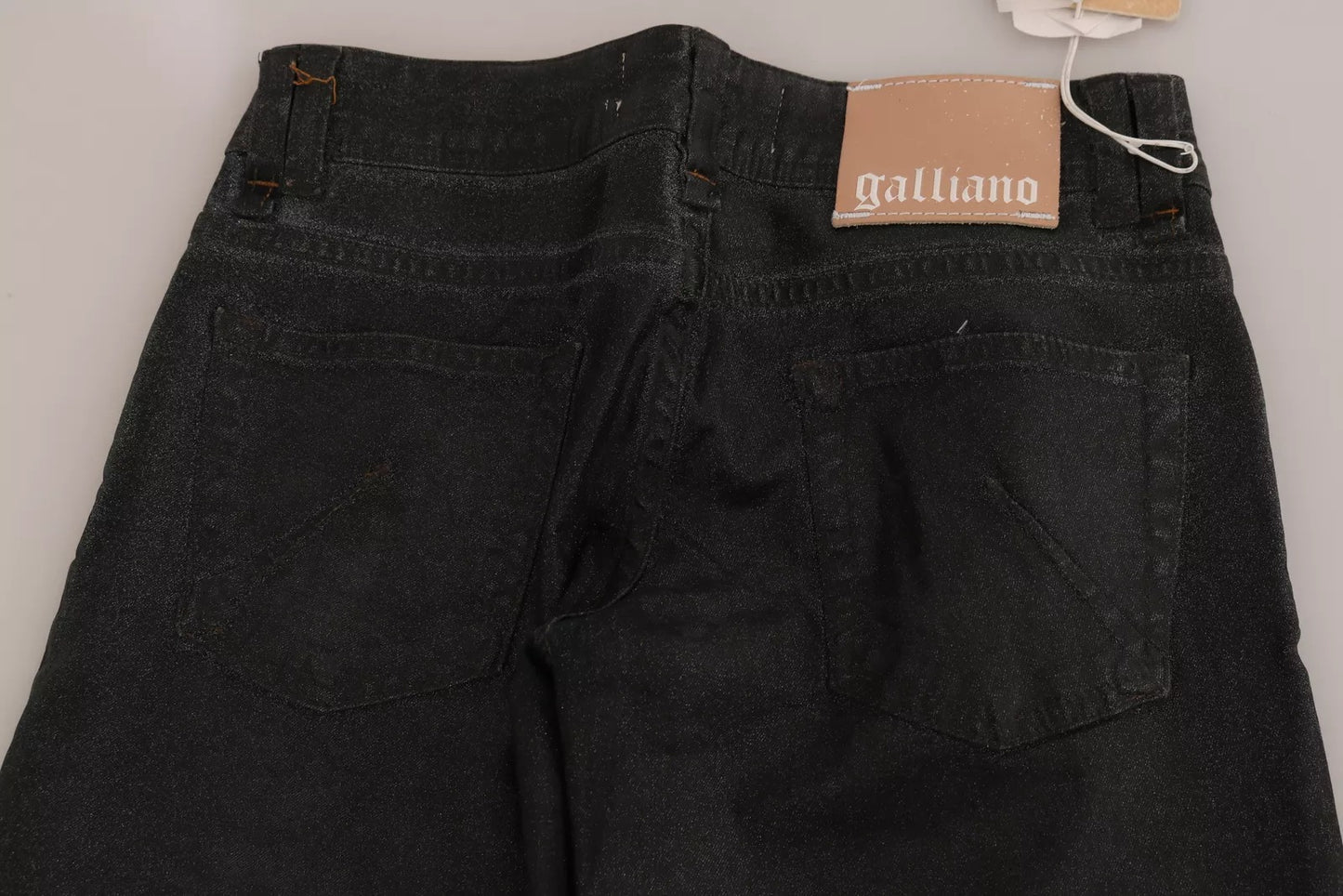 Pantalons en jean John Galliano, taille basse, coupe droite, noir, effet délavé.