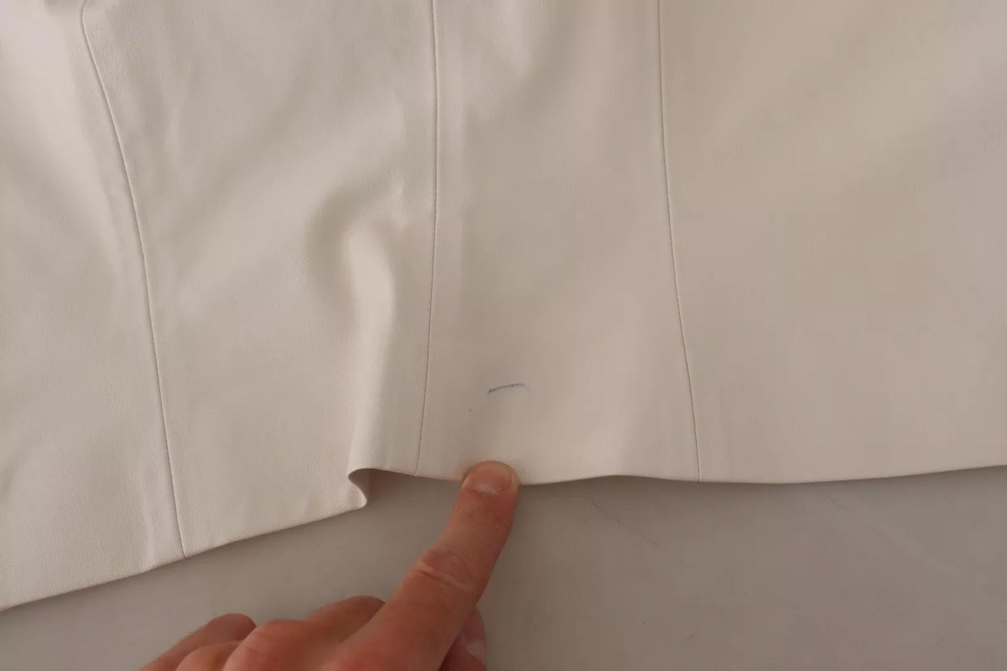 PINKO Blouse blanche à col carré et boutonnage croisé, taille courte