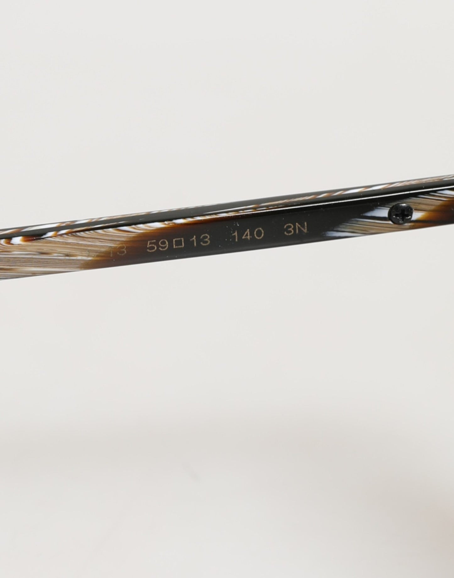 Lunettes de soleil aviateur déstructurées en acétate marron rayé avec verres dégradés de Dolce & Gabbana