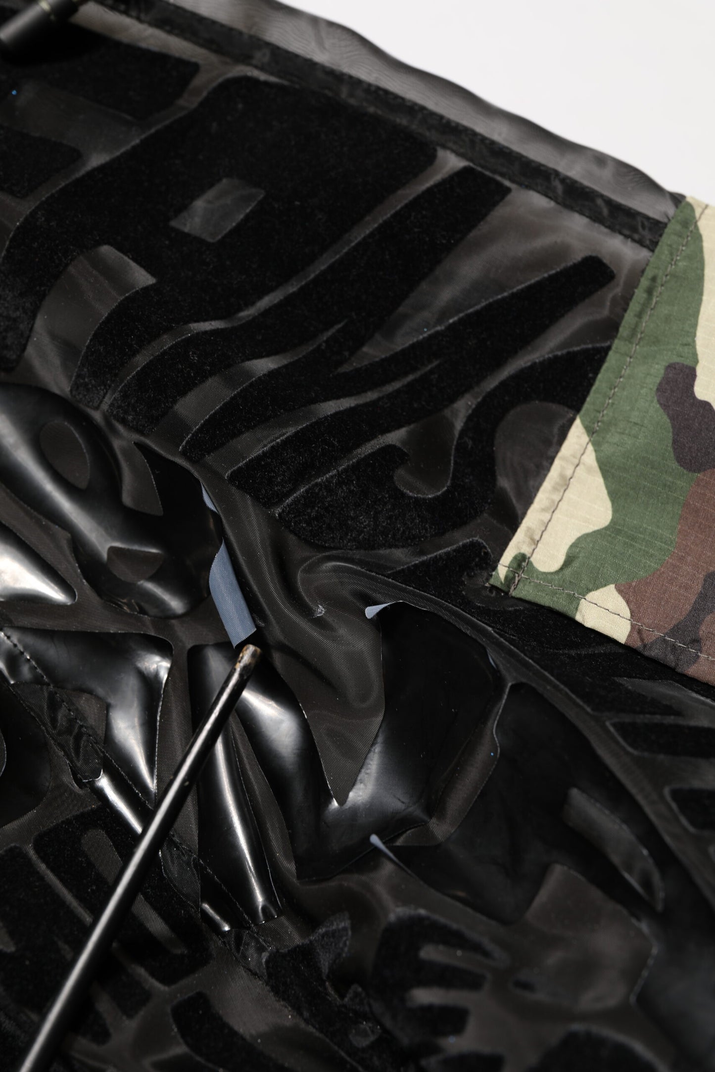 Pull à capuche zippé Dolce & Gabbana camouflage noir pour homme
