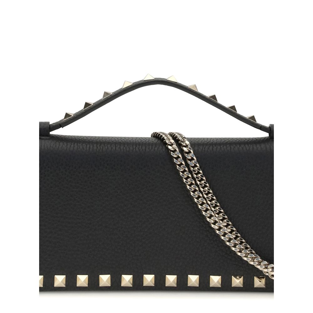 Portefeuille à chaîne Rockstud de Valentino Garavani