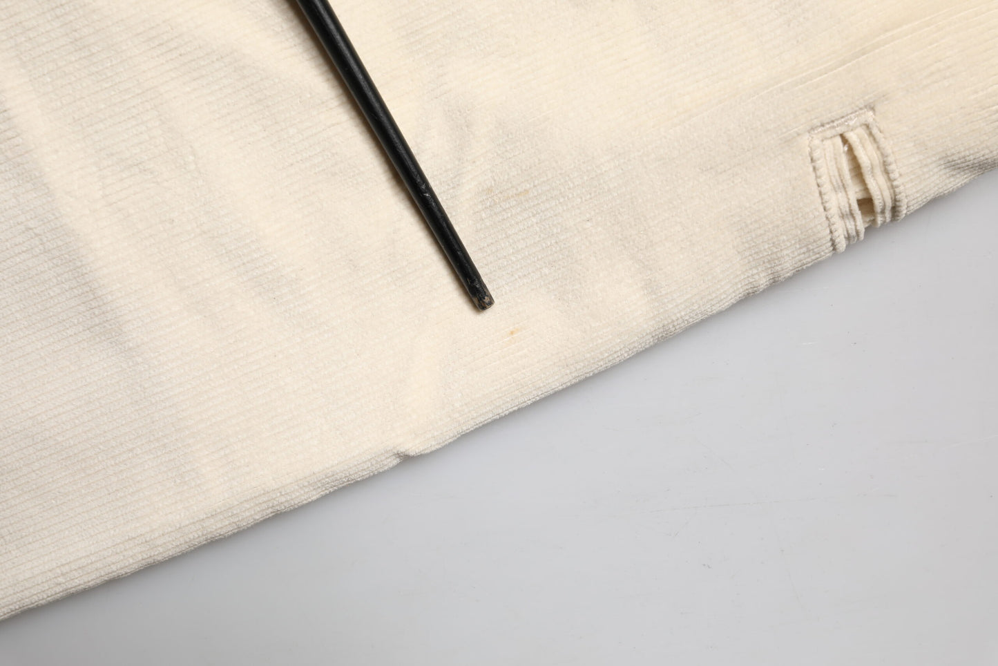 Pantalon chino droit en velours côtelé blanc cassé en coton Fortela pour homme