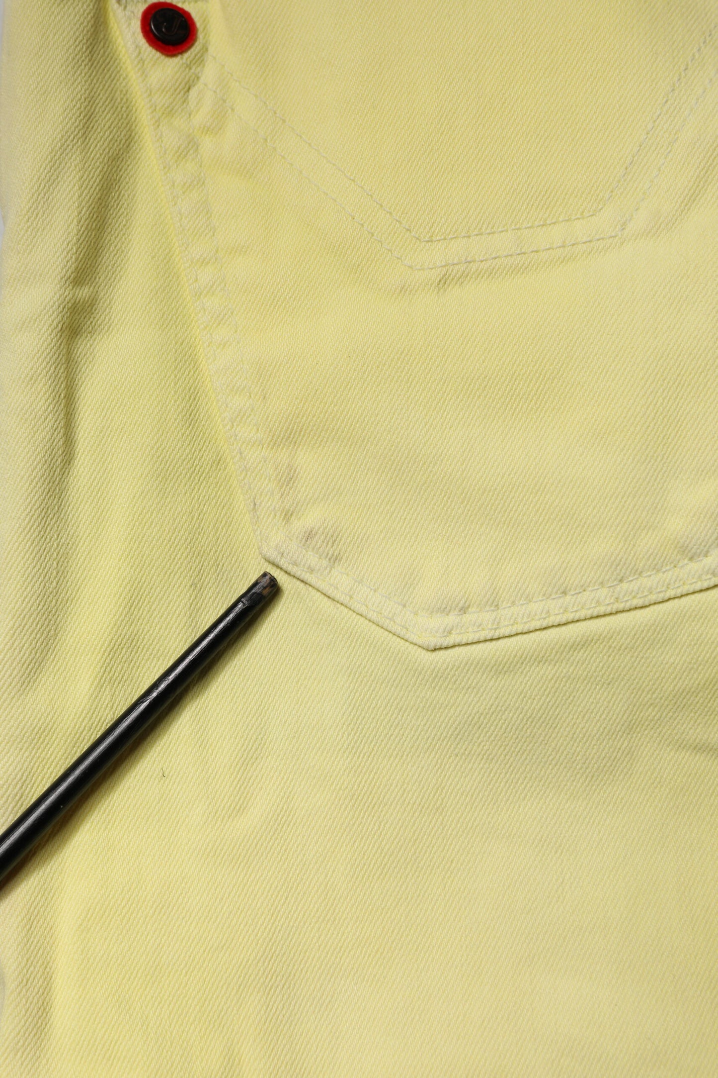 Jean Jeckerson jaune taille mi-haute coupe droite pour homme