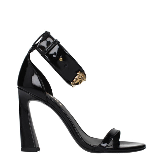 Sandales Versace en cuir noir à talons aiguilles