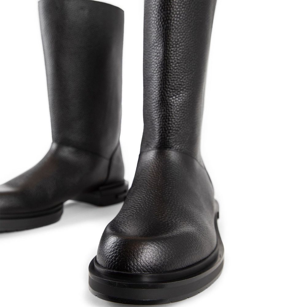 Bottes Fendi en cuir de veau noir