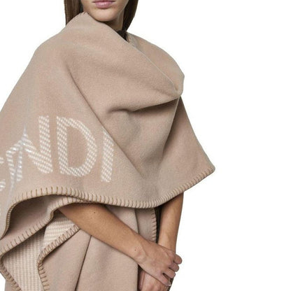 Poncho en cachemire beige Fendi