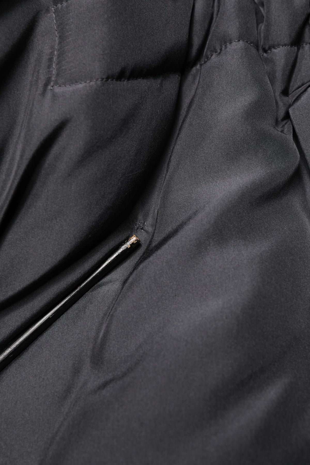 Dolce &amp; Gabbana Parka matelassée en soie noire pour homme