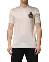 T-shirt Henley Dolce &amp; Gabbana Off White en soie avec logo et écusson pour homme