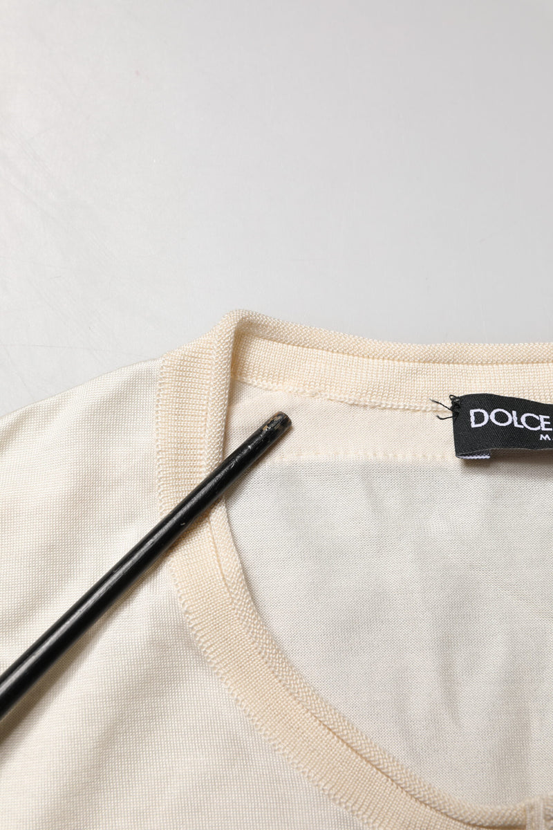 T-shirt Henley Dolce &amp; Gabbana Off White en soie avec logo et écusson pour homme